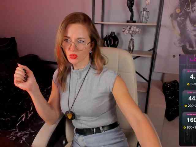 FreyaFindomFitGoddess webcam