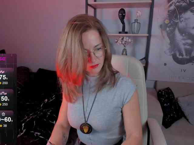 FreyaFindomFitGoddess webcam