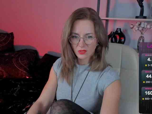 FreyaFindomFitGoddess webcam