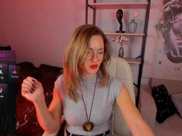FreyaFindomFitGoddess webcam