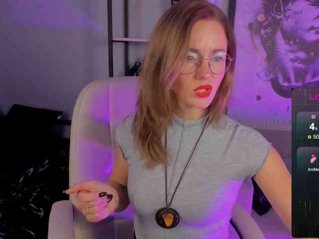 FreyaFindomFitGoddess webcam