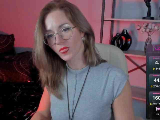 FreyaFindomFitGoddess webcam