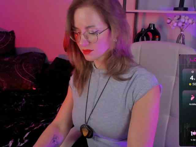 FreyaFindomFitGoddess webcam