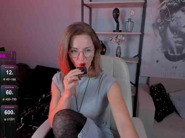 FreyaFindomFitGoddess webcam