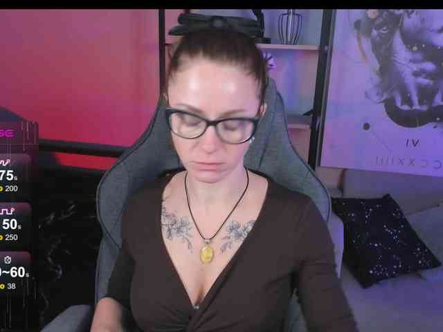 FreyaFindomFitGoddess webcam