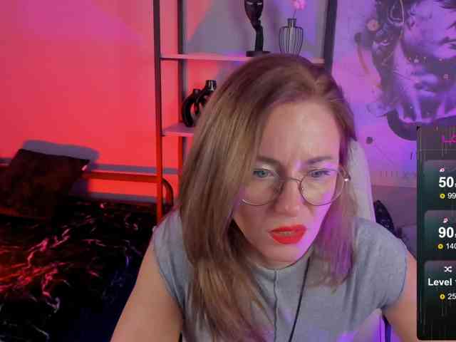 FreyaFindomFitGoddess webcam
