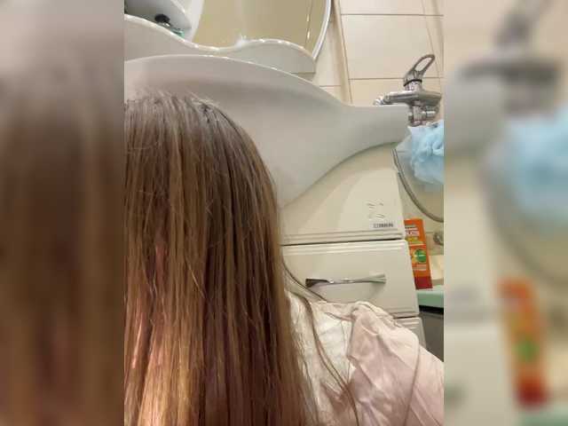 Entra en el chat con el modelo LolaSexxx LolaSexxx