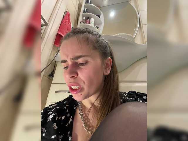 Vai a chattare su LolaSexxx LolaSexxx