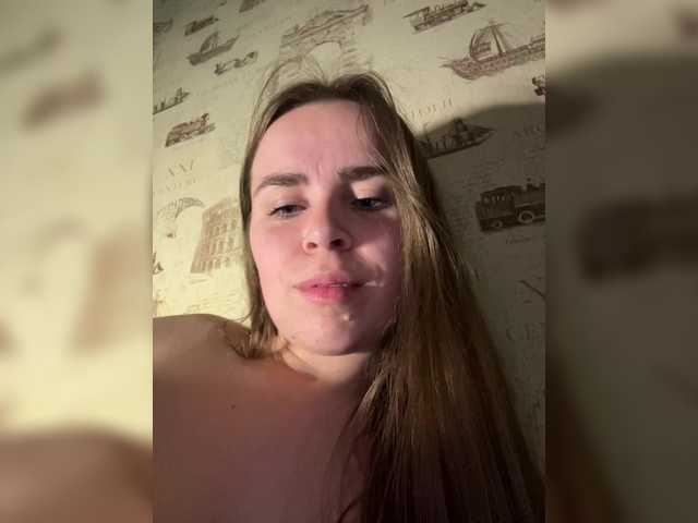 Entra en el chat con el modelo LolaSexxx LolaSexxx