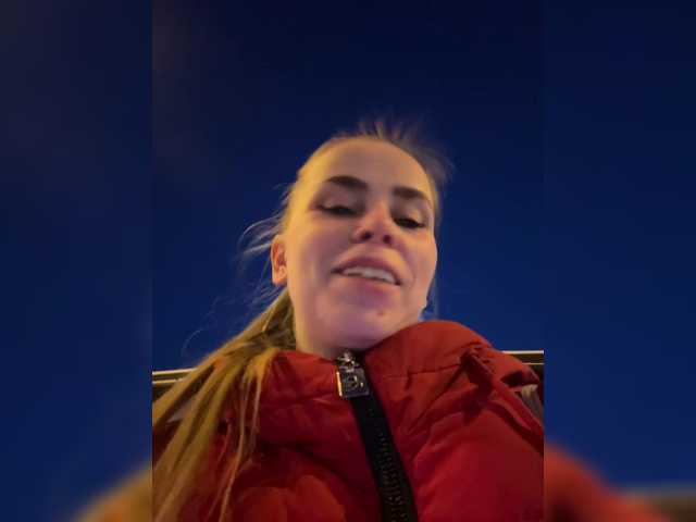 go to chat with LolaSexxx