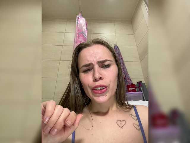 Accedi alla chat con il nickname LolaSexxx LolaSexxx