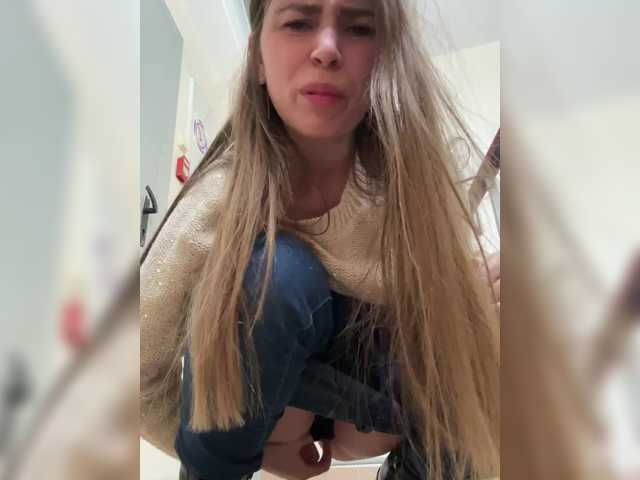 go to chat with LolaSexxx