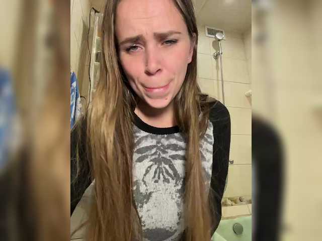 Entra en el chat con el modelo LolaSexxx LolaSexxx