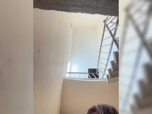 Accedi alla chat con il nickname LolaSexxx LolaSexxx