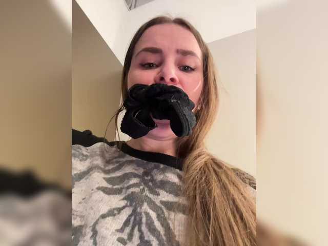 go to chat with LolaSexxx