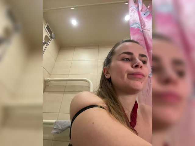 go to chat with LolaSexxx