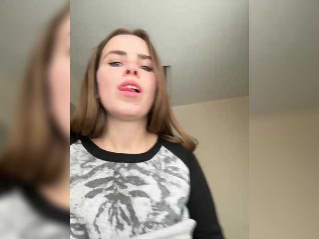 Entra en el chat con el modelo LolaSexxx LolaSexxx