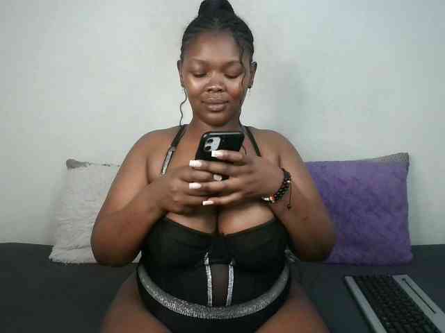 Thickqueenxxx webcam