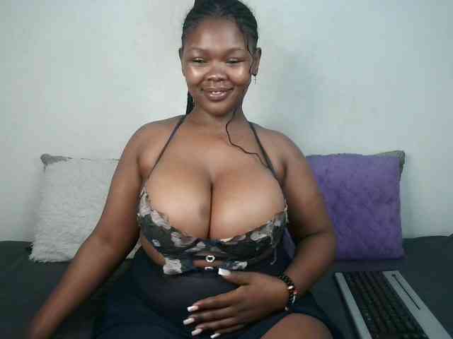 Thickqueenxxx webcam