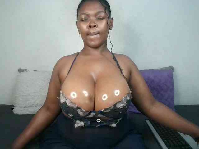 Thickqueenxxx webcam