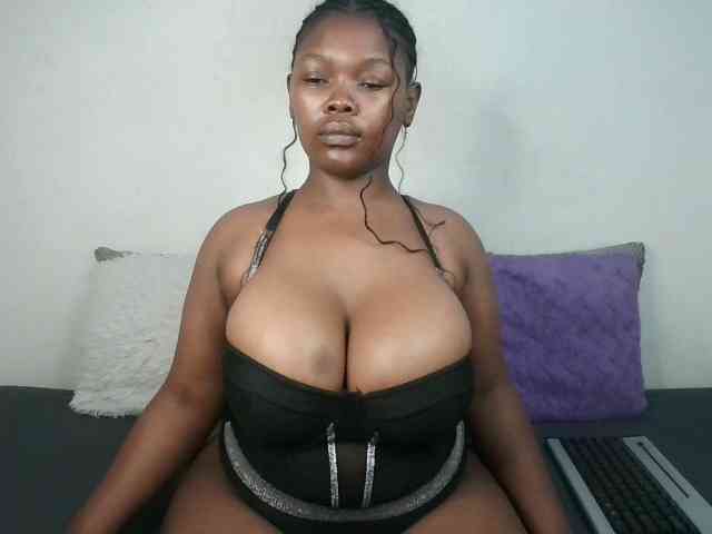 Thickqueenxxx webcam