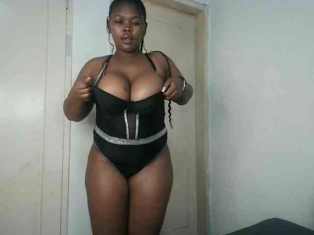Thickqueenxxx webcam