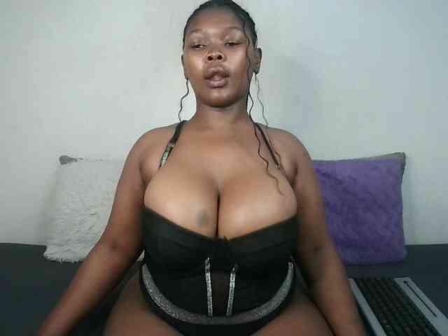 Thickqueenxxx webcam
