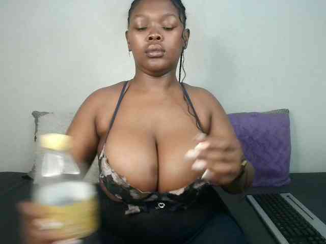 Thickqueenxxx webcam