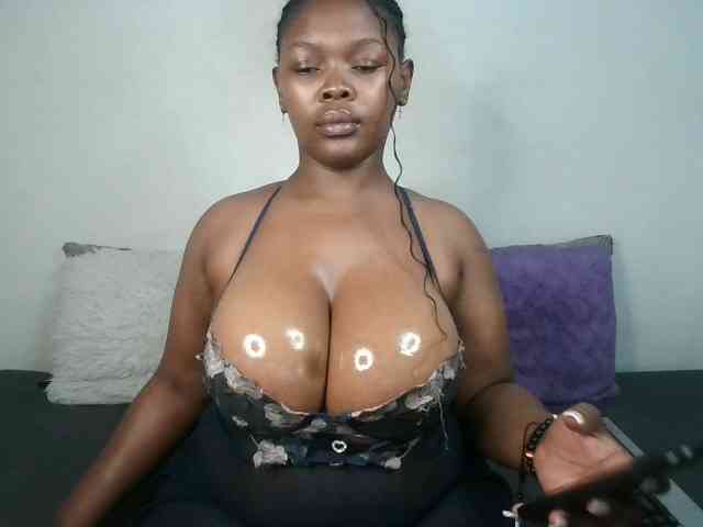 Thickqueenxxx webcam