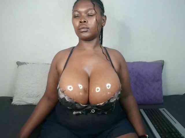 Thickqueenxxx webcam