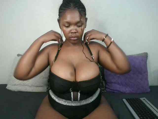 Thickqueenxxx webcam