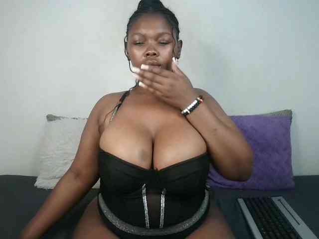 Thickqueenxxx webcam