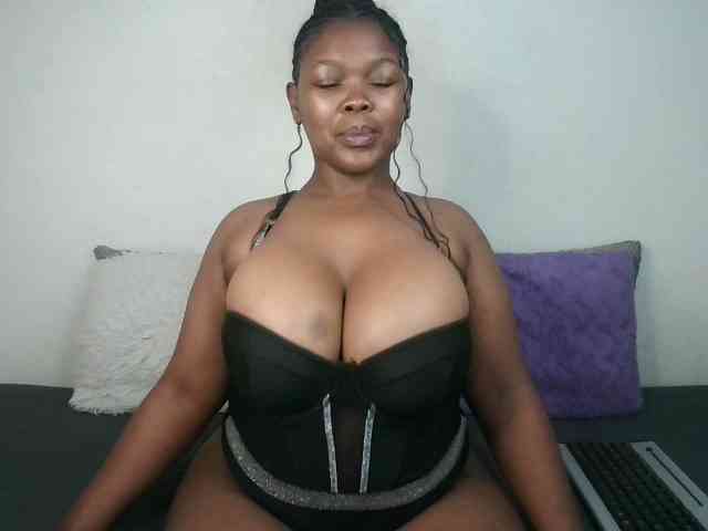 Thickqueenxxx webcam