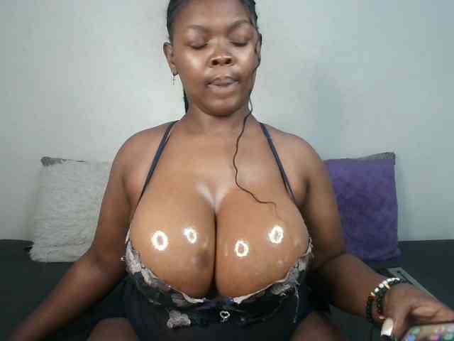 Thickqueenxxx webcam