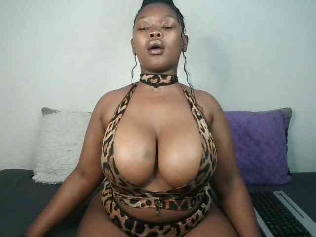 Thickqueenxxx webcam