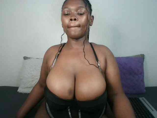 Thickqueenxxx webcam