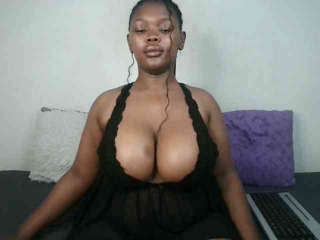 Thickqueenxxx webcam