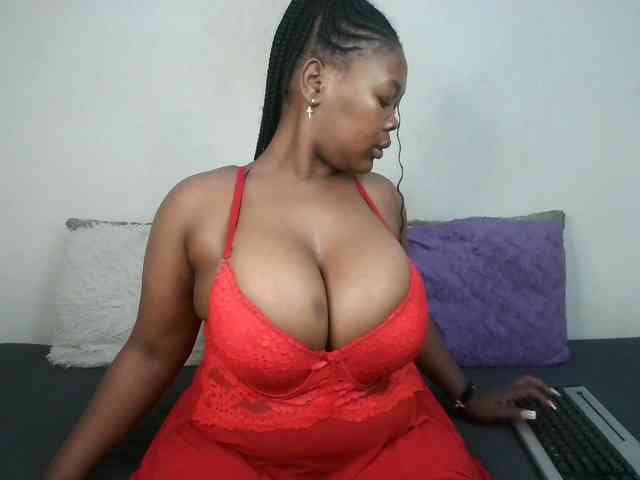 Thickqueenxxx webcam