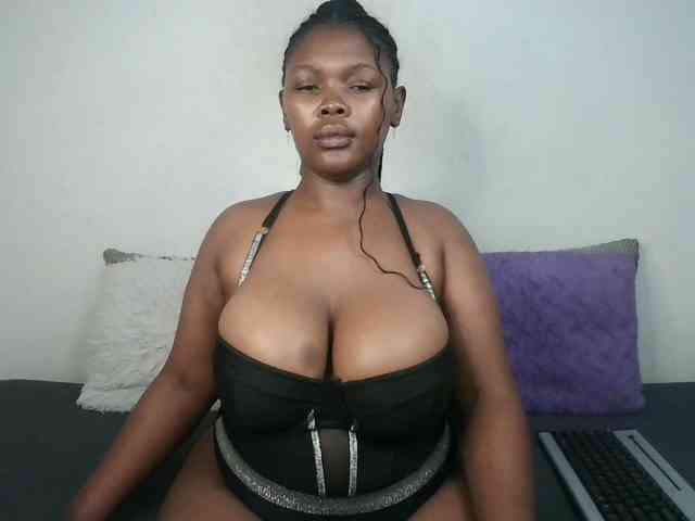 Thickqueenxxx webcam
