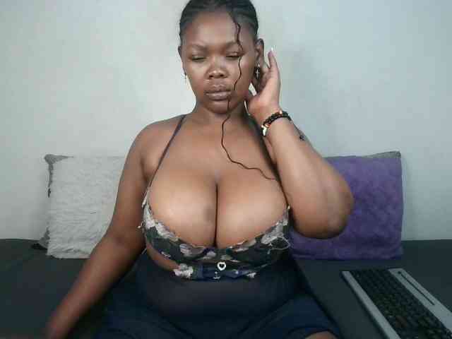 Thickqueenxxx webcam