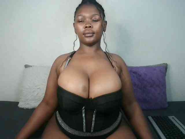 Thickqueenxxx webcam