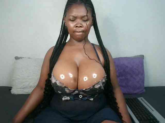 Thickqueenxxx webcam