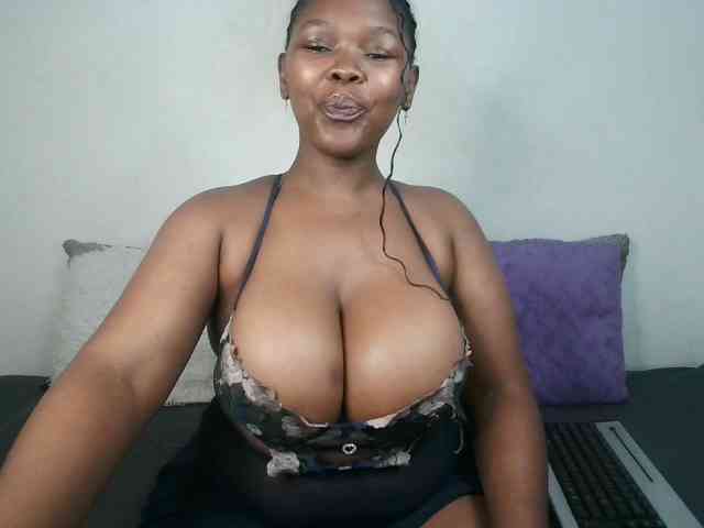 Thickqueenxxx webcam