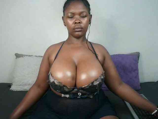 Thickqueenxxx webcam