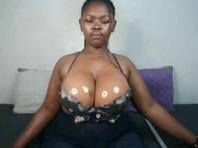 Thickqueenxxx webcam