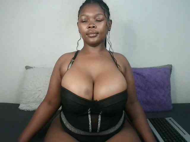 Thickqueenxxx webcam