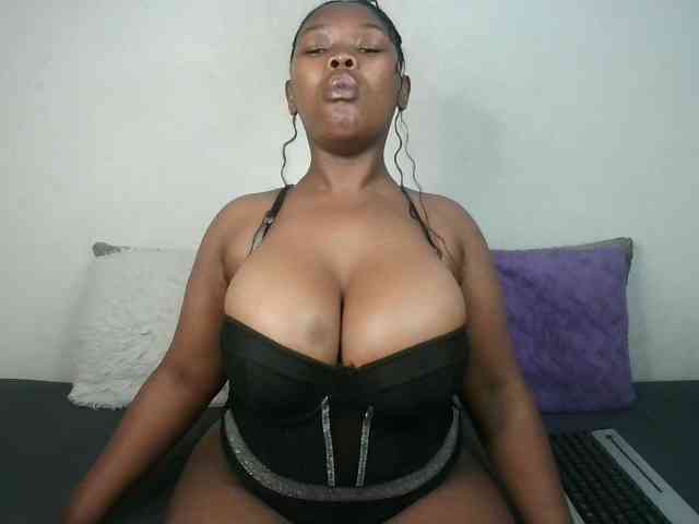 Thickqueenxxx webcam