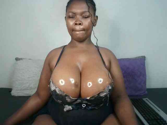 Thickqueenxxx webcam