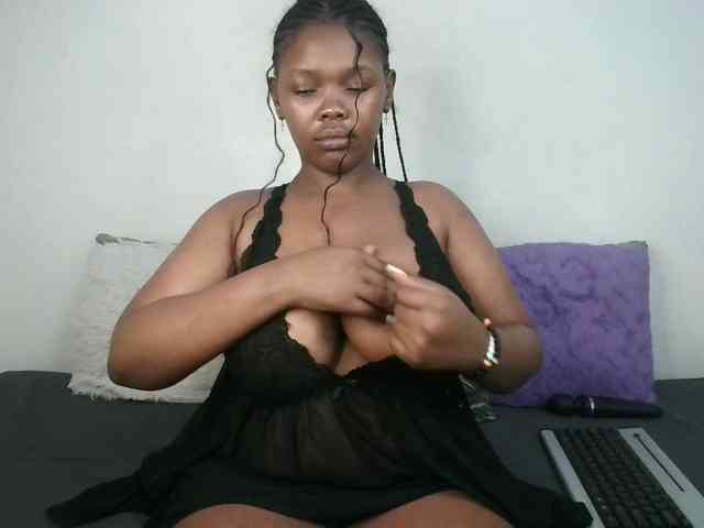 Thickqueenxxx webcam