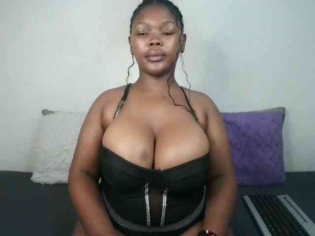 Thickqueenxxx webcam